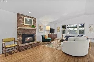 17459 SE Mill St, Portland, OR 97233 - Photo 8