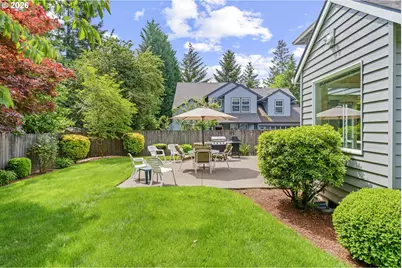 2325 SW Huber Ct, Portland, OR 97219 - Photo 38