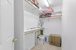 2325 SW Huber Ct, Portland, OR 97219 - Photo 34