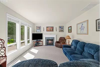 2325 SW Huber Ct, Portland, OR 97219 - Photo 10
