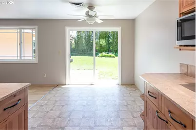 2221 NW 11th St, Corvallis, OR 97330 - Photo 8