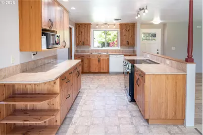 2221 NW 11th St, Corvallis, OR 97330 - Photo 10