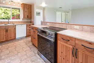 2221 NW 11th St, Corvallis, OR 97330 - Photo 12