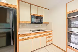 14575 SW Glenbrook Rd, Beaverton, OR 97007 - Photo 8