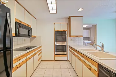 14575 SW Glenbrook Rd, Beaverton, OR 97007 - Photo 8