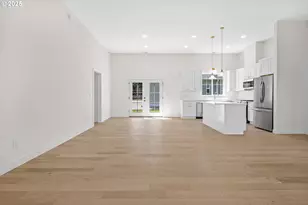 10236 NE Beech St, Portland, OR 97220 - Photo 10