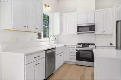 10236 NE Beech St, Portland, OR 97220 - Photo 18