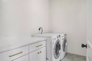 10236 NE Beech St, Portland, OR 97220 - Photo 30