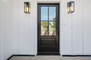 10236 NE Beech St, Portland, OR 97220 - Photo 8