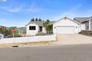 106 Umpqua View Dr, Roseburg, OR 97471 - Photo 4