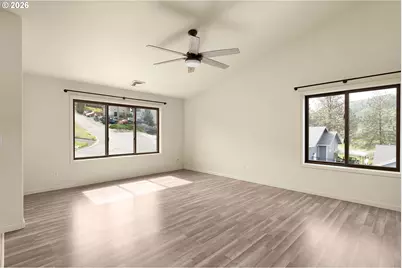 106 Umpqua View Dr, Roseburg, OR 97471 - Photo 8