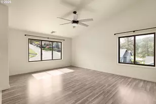 106 Umpqua View Dr, Roseburg, OR 97471 - Photo 8