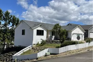 106 Umpqua View Dr, Roseburg, OR 97471 - Photo 1