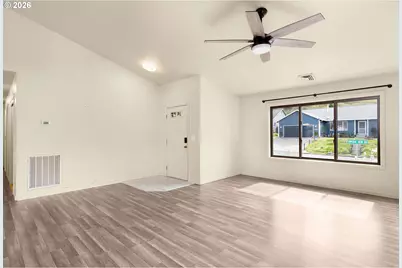 106 Umpqua View Dr, Roseburg, OR 97471 - Photo 6