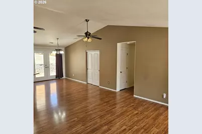 202 NE Plum Ridge Dr, Winston, OR 97496 - Photo 4