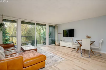 100 Kerr Pkwy #19, Lake Oswego, OR 97035 - Photo 2