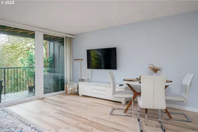 100 Kerr Pkwy #19, Lake Oswego, OR 97035 - Photo 4