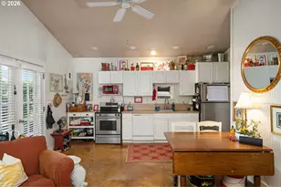 938 Oak St, Lake Oswego, OR 97034 - Photo 32