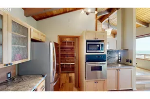29830 Hound Dog Rd, Gold Beach, OR 97444 - Photo 14