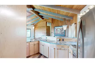 29830 Hound Dog Rd, Gold Beach, OR 97444 - Photo 16