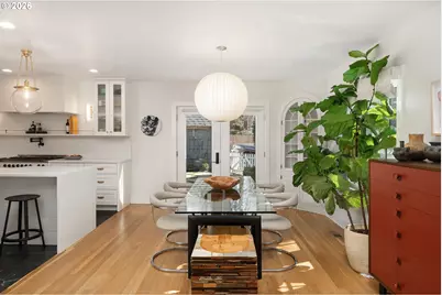 704 NE Hazelfern Pl, Portland, OR 97232 - Photo 8