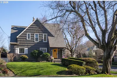 704 NE Hazelfern Pl, Portland, OR 97232 - Photo 1