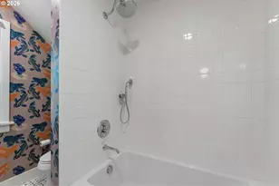 704 NE Hazelfern Pl, Portland, OR 97232 - Photo 18