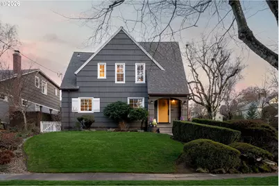 704 NE Hazelfern Pl, Portland, OR 97232 - Photo 40