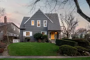 704 NE Hazelfern Pl, Portland, OR 97232 - Photo 40