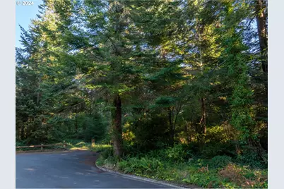 9th St NE #7-10, Bandon, OR 97411 - Photo 1