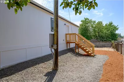 253 E 7th St, Lafayette, OR 97127 - Photo 36