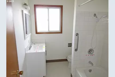 12355 SE Main St, Portland, OR 97233 - Photo 10