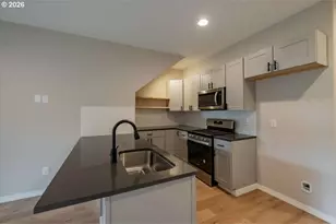 480 S Pine St, Canby, OR 97013 - Photo 8
