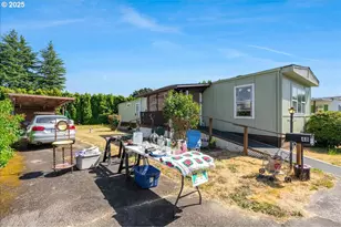 2420 NE Hembree St, McMinnville, OR 97128 - Photo 2