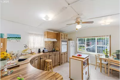 2420 NE Hembree St #48, McMinnville, OR 97128 - Photo 8