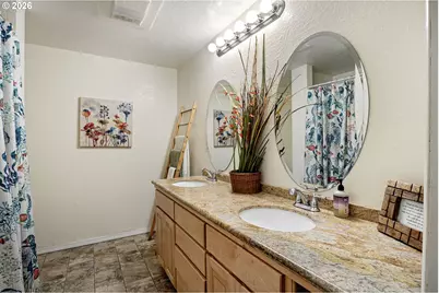 963 SE Glenn St, Roseburg, OR 97470 - Photo 32