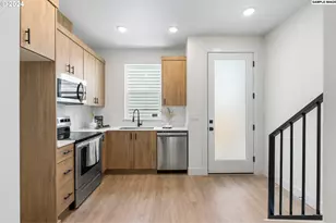 6673 N Fessenden St, Portland, OR 97203 - Photo 2