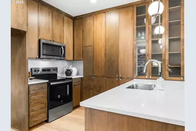 2472 SE Lincoln St, Portland, OR 97214 - Photo 8