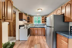 3740 SW Comus St, Portland, OR 97219 - Photo 10