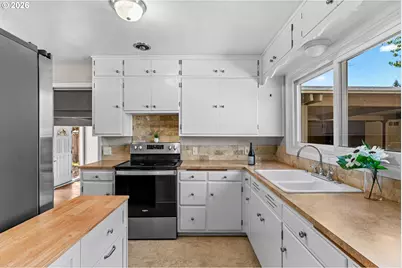 2250 Devos St, Eugene, OR 97402 - Photo 12