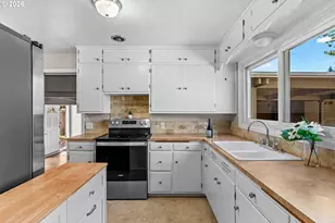 2250 Devos St, Eugene, OR 97402 - Photo 12