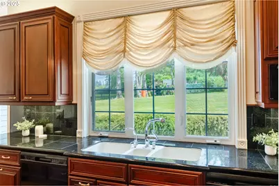 20417 SW Inglis Dr, Beaverton, OR 97007 - Photo 24