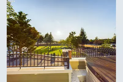20417 SW Inglis Dr, Beaverton, OR 97007 - Photo 36