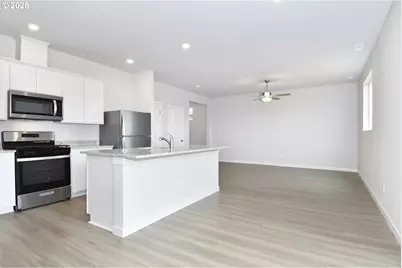 1367 Owl Ave, Woodburn, OR 97071 - Photo 8