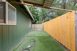 422 E 5th St, Lafayette, OR 97127 - Photo 38