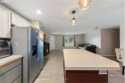 422 E 5th St, Lafayette, OR 97127 - Photo 14