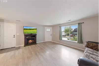422 E 5th St, Lafayette, OR 97127 - Photo 8