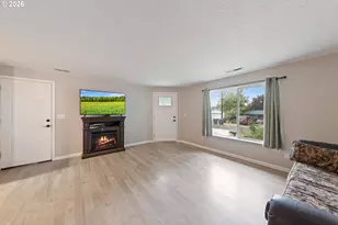422 E 5th St, Lafayette, OR 97127 - Photo 8