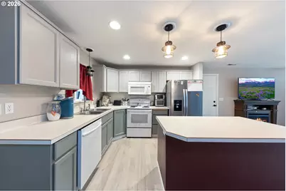 422 E 5th St, Lafayette, OR 97127 - Photo 10
