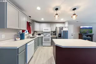 422 E 5th St, Lafayette, OR 97127 - Photo 10